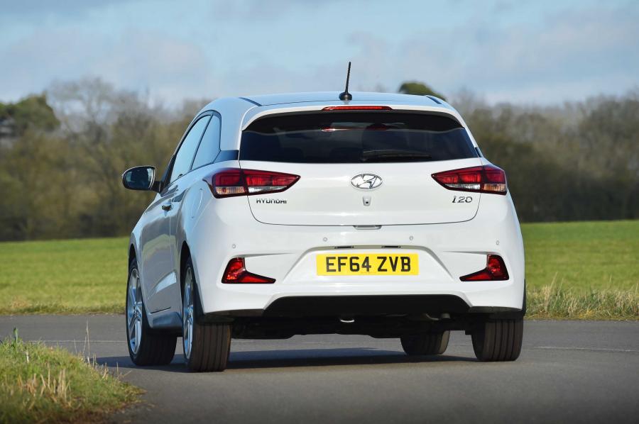  Hyundai i20 Coupe 2015 года  (UK) (фото 29 из 30)
